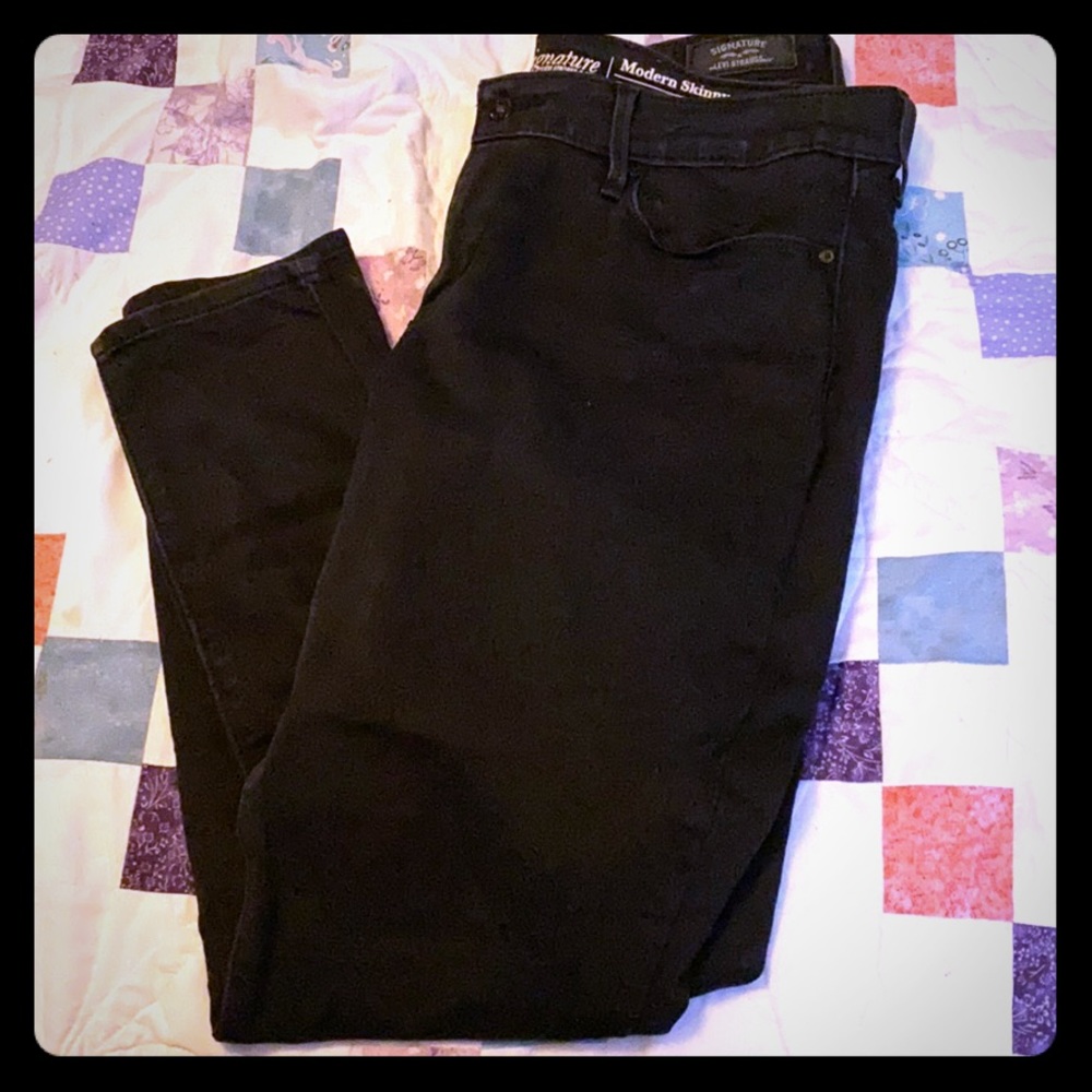 Levi’s black skinny jeans